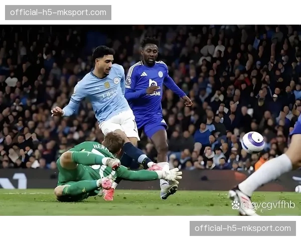 民意调查显示，多数球迷看好曼城最终卫冕