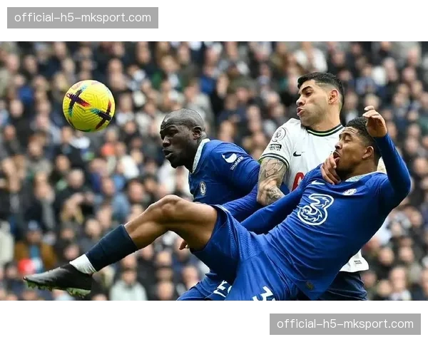 战报:切尔西2-1热刺,斯特林多次利用肋部突破制造威胁 战报:切尔西2-1热刺,斯特林多次利用肋部突破制造威胁