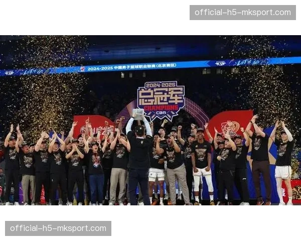 上海久事以37胜4负战绩时隔24年再夺常规赛冠军